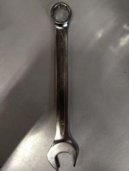 KIINTOLENKKIAVAIN 23MM