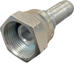 Ven&auml;l&auml;inen liitin M16 R-kartiotiivis